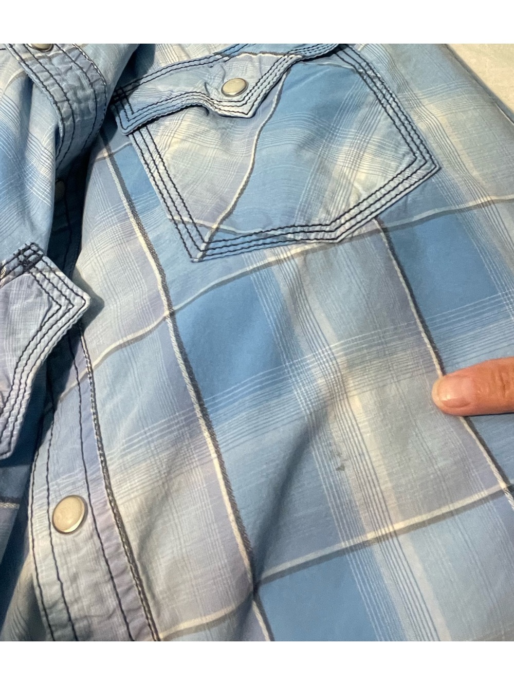 Wrangler Blue Plaid Western Button-Down Shirt. Size large GUC - Picture 9 of 9